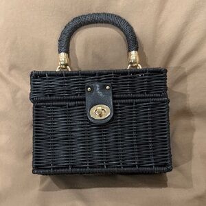 Black basket Handbag with handle